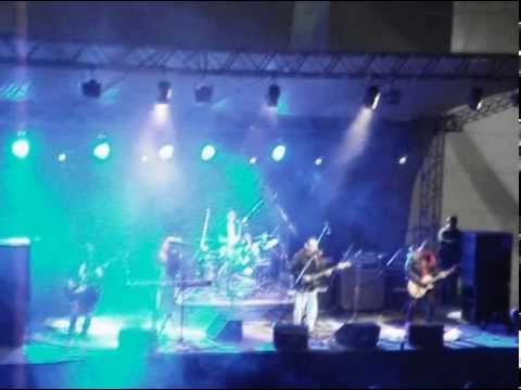 Llegas - Perdón y válvula (en vivo)