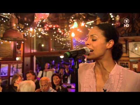 Astrid North · Lightning @ Inas Nacht