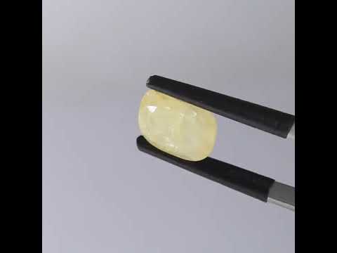 8.47 Carat Natural Yellow Sapphire with Lab certified