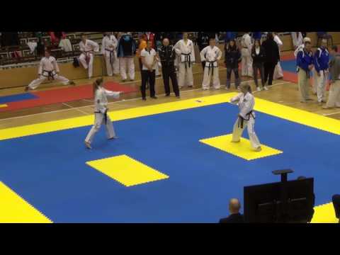 Pattern adult female II.-III. dan - Linda Novohradská-Deutschová v. Jana Kovářová