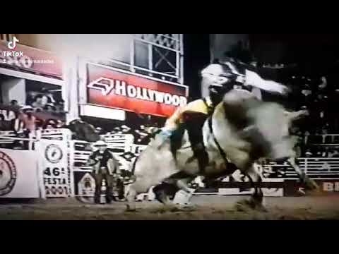 EDNEI CAMINHAS X SAI DE BAIXO - RODEIO DE BARRETOS 2001