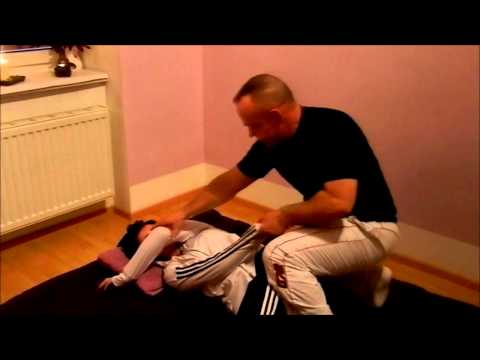 Was zu tun ist, wenn der untere Rücken und Verbrennungen verletzt Übungen für Rückenschmerzen mit einem Vorsprung
