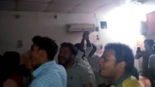preview picture of video 'India vs Sri Lanka t20 match me Dinesh kartik ke six par (star boys hostel)'