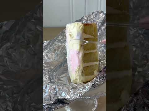 How we store our leftover cake in the freezer! #cakestorage #caketips