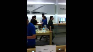 Madness at apple store in Victoria Garden