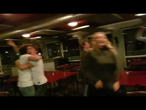 AMVJ gaat los voor Ajax tegen Schalke