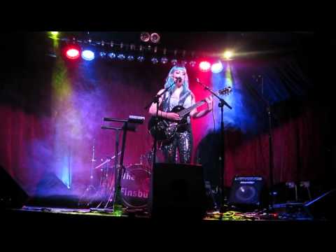 Evelinn Trouble @ London The Finsbury 2015