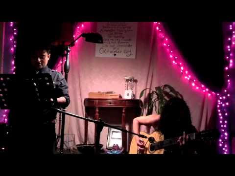 Poema La Monstruosidad de Enrique Jimenez IV con Distorsión Acústica