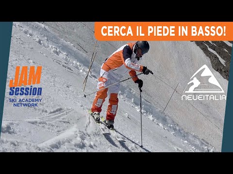 Sul ripido cercare il piede in basso - INT.12 - Corso di sci intermedio