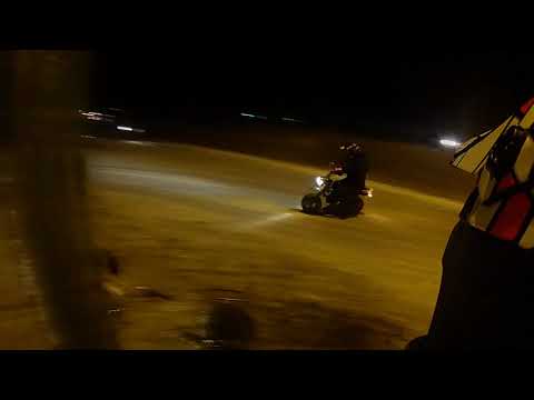 Ekat jäät menee nii maan saatanan lintassa