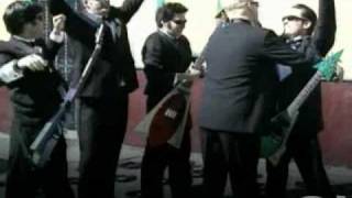 HQ - Me First &amp; The Gimme Gimmes - I Believe I Can Fly (Music Video)