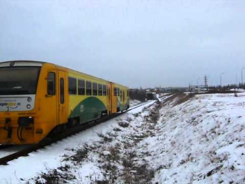 Průjezd vlaku Os 17616 mezi stanicemi Jirkov a Chomutov město (Trať 133)