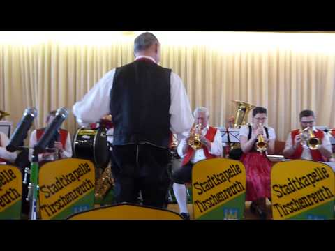 Stadtkapelle Tirschenreuth spielt ihren "Tirschenreuther Marsch" - Kapellmeister Martin Bartsch