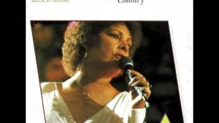 Billie Jo Spears - Sing Me An Old Fashioned Song.