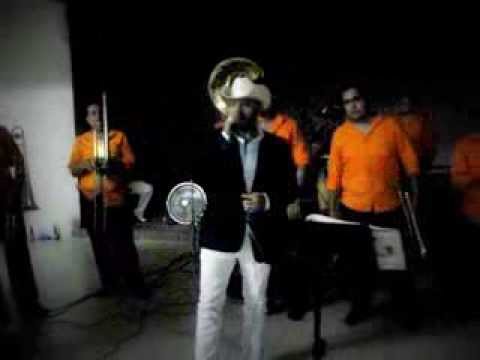 VICTOR SORIA CON BANDA SINALOENSE - flor de capomo