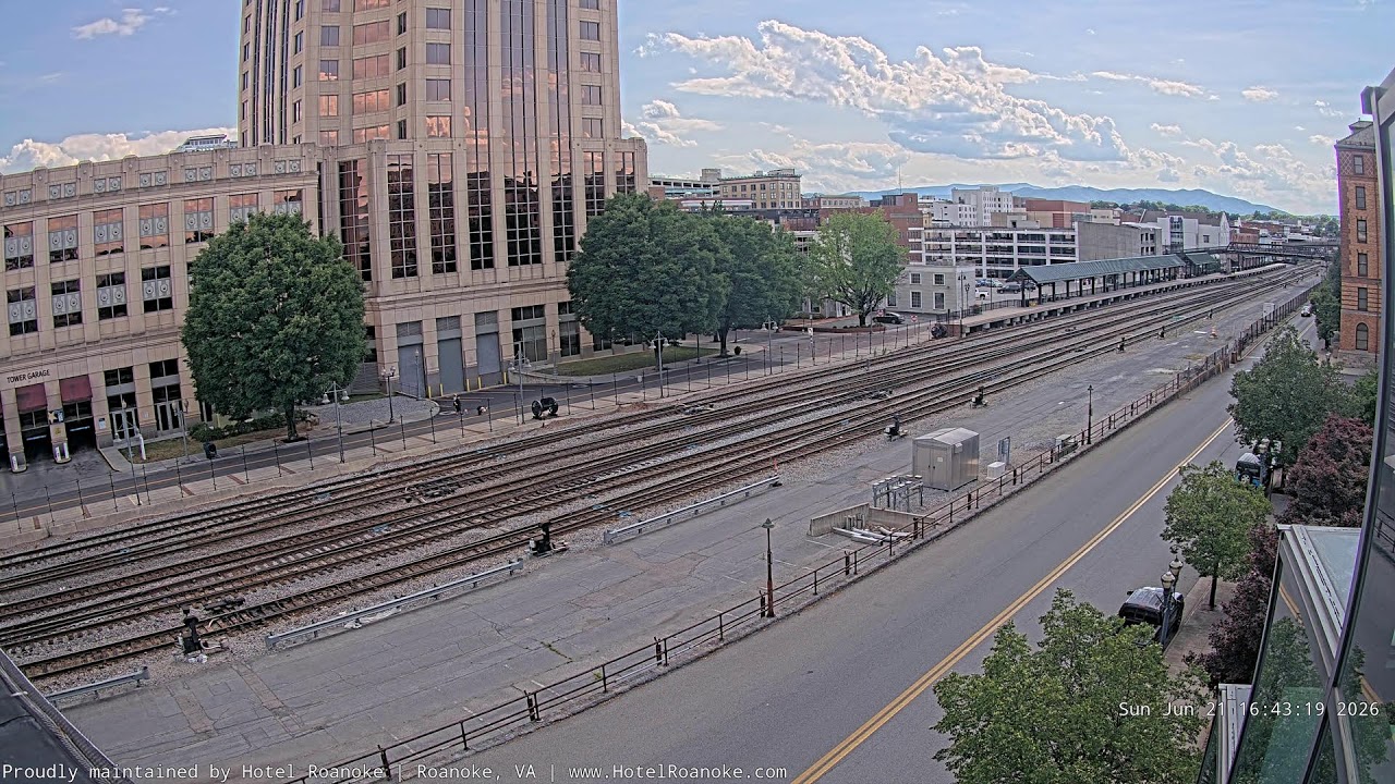Live webcam view of Hotel Roanoke Railway Cam