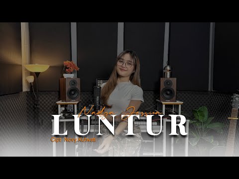 Luntur - Cover Accoustic ( Nadya Jessica )
