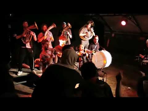 Concert Fanfare MERAK - Balkan Block Party au Mic Mac Amiens le 04/11/2022 Extrait n°1