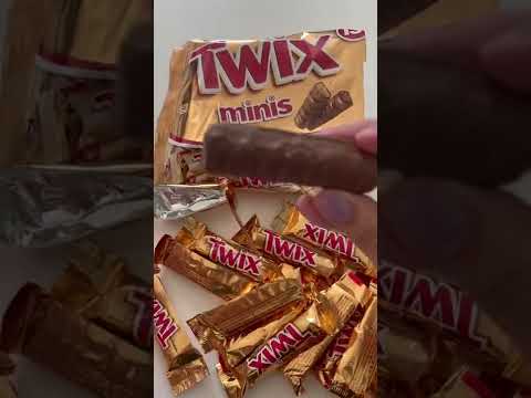 TWIX MINIS CARAMEL COOKIE CHOCOLATE BAR SNACK CANDY SWEET MARS CRISPY SUGAR TASTE TEST ASMR MUKBANG