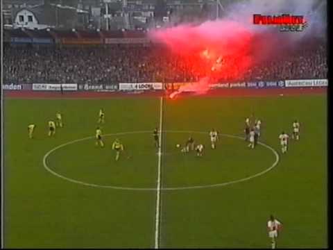 Roda JC Ajax 1993 opkomst met vuurwerk North Side