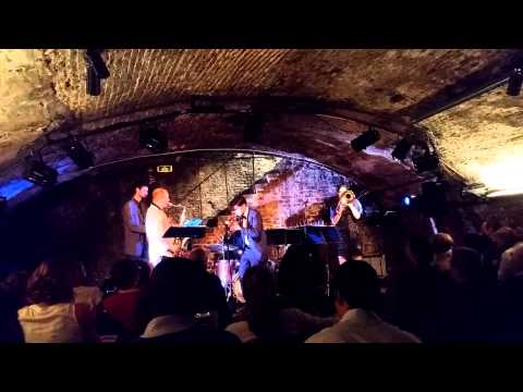 The Blue Heathens - Egyptian Ella @La Samaritaine