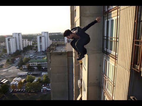 Best of Banlieue 13 (2004) District B13 - La grande traque (The big escape)