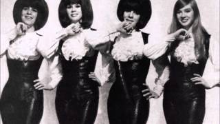 Remember Walkin&#39; in the Sand   THE SHANGRI-LAS