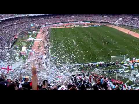 "river vs boca - gol de mora. yo a vos te sigo aunque vos vallas bien!!" Barra: Los Borrachos del Tablón • Club: River Plate