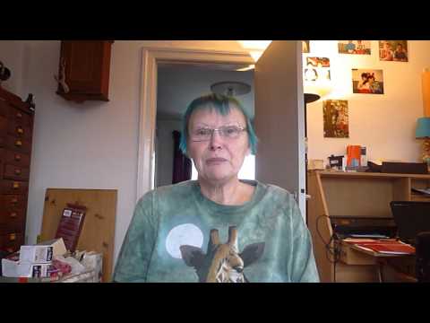 Marianne fortæller om sit arbejde som hjemmehjælper i gamle dage  til kursisterne på IA sprog