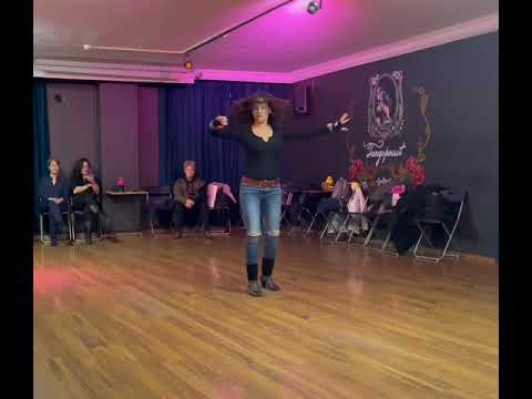 Zeinebiko ile Zeibekiko Performansı