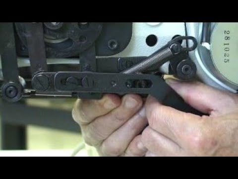 LBH 1790 Longitudinal and lateral adjustment of the needle thread trimmer at 3 8 6