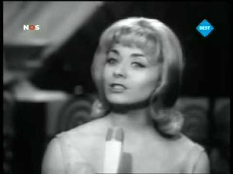 Eurovision Song Contest 1962 - Isabelle Aubret - Un Premier Amour (WINNER)