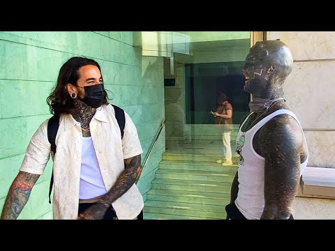 RENE ZZ conoce a THE BLACK ALIEN en PERSONA 👽