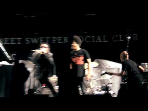 Street Sweeper Social Club - Kick Out The Jams w/ Trent Reznor 5/16/09 multi-cam edit