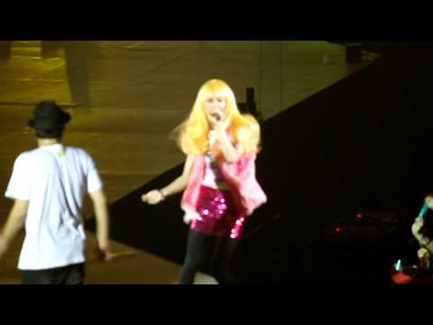 110910 SHINee World Concert SG : Key's solo ft Taemin (Taem focused)