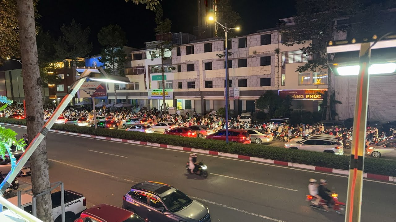 ホーチミンTV  がライブ配信中！