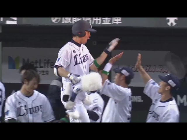 【1回裏】ライオンズ・秋山 逆方向へ飛び込む先頭打者ホームラン!! 2018/6/1 L-T