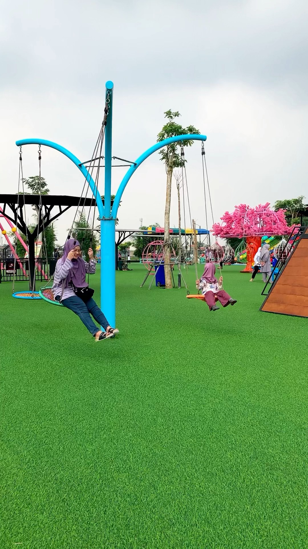 Siap menjelajahi Karawang? Temukan tempat wisata terbaru yang wajib kamu kunjungi! 🌟