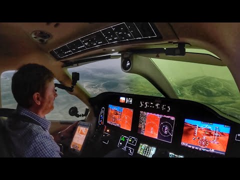 CHALLENGING LOW VISIBILITY APPROACH into ASPEN, CO! - TBM930 SIMCOM