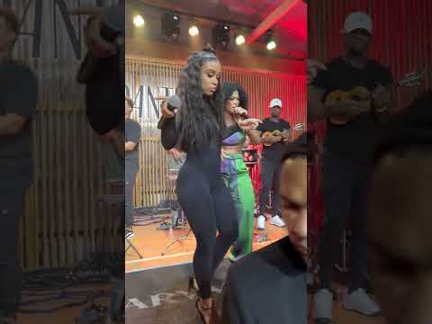 Mc Rebecca e Marvvila - Medley