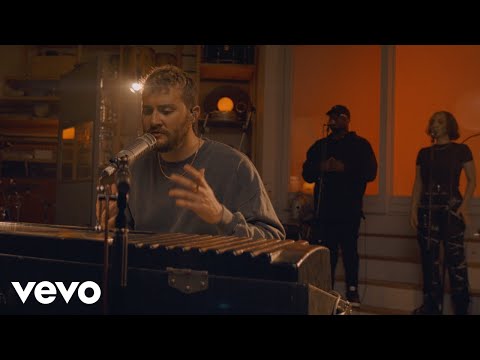 Sam Wills - Night Drive (Live At The Pool)