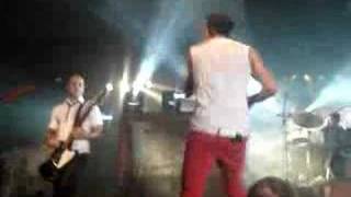 hedley, &quot;bones shatter&quot;