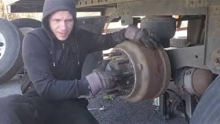 How to change semi trailer brakes, easy. 2018 Utility 3000R trailer as an example. DIY