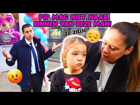 PIP WORDT GEWEIGERD BIJ DE BIOSCOOP !!