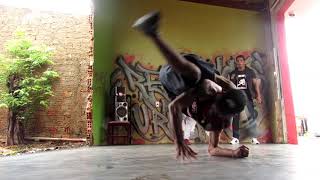 preview picture of video 'BBOY ITOLEGS[TRIP PORTO VELHO 2018]'