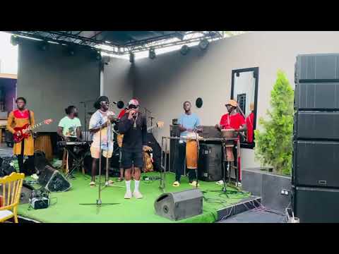 Jally Naya Performing Parreh Live