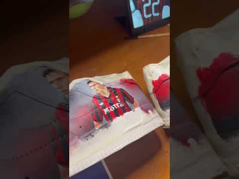 AF1Custom x Milan #af1 #milan #nike #airforce #airforce1custom #airjordan #kaka #vanbasten #sansiro