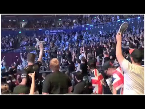 Esports fans stage hilarious 'shoey protest'