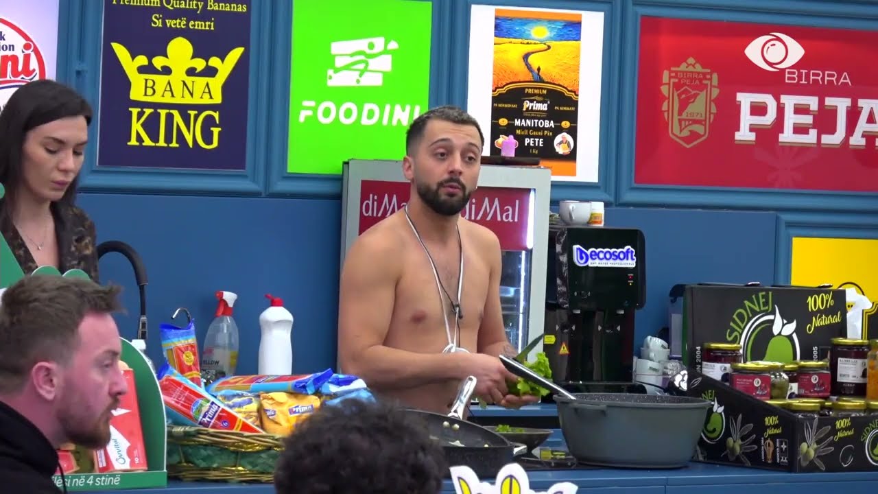 “Gri sallatë dhe qepe gojën, i shëmtuar”/ Gjest-Loredanës: Boll se ti bëra 4 cica…