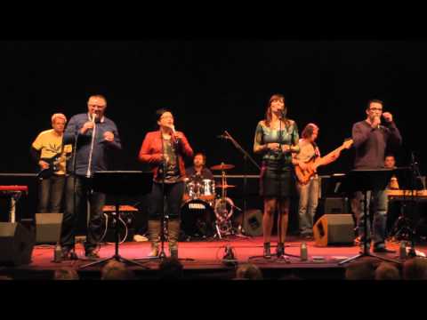 Singin Veenendaal - 18 november 2012 - Opwekking 557 Laat Uw glorie zien